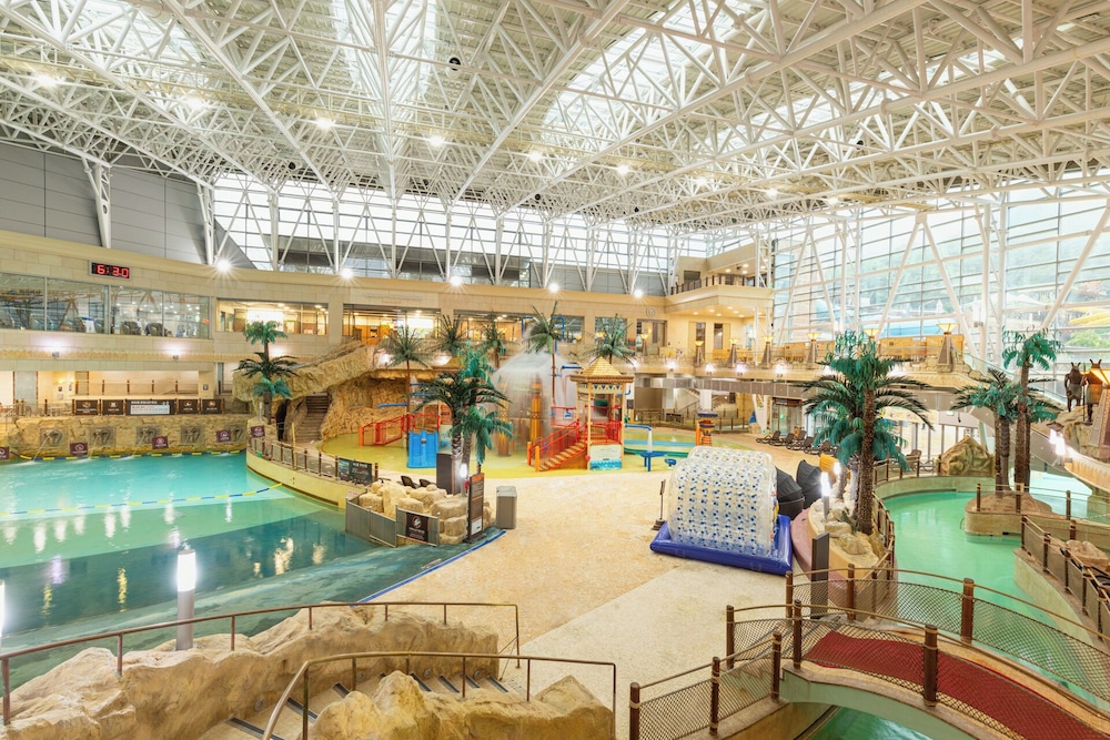 [WATER-FUL For2] Gold Suite (Kitchen/Park View/Bed)-Choose 1 Ocean World/Indoor Pool/Infinity Pool