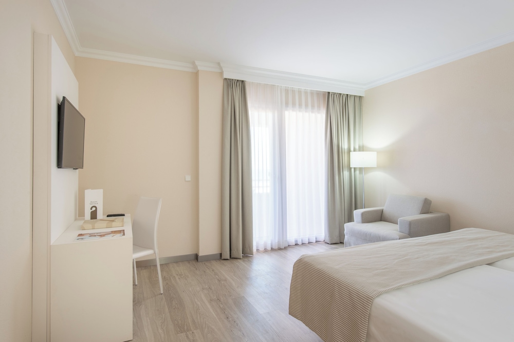 Classic Double Room (2 Adults) - Photo 3