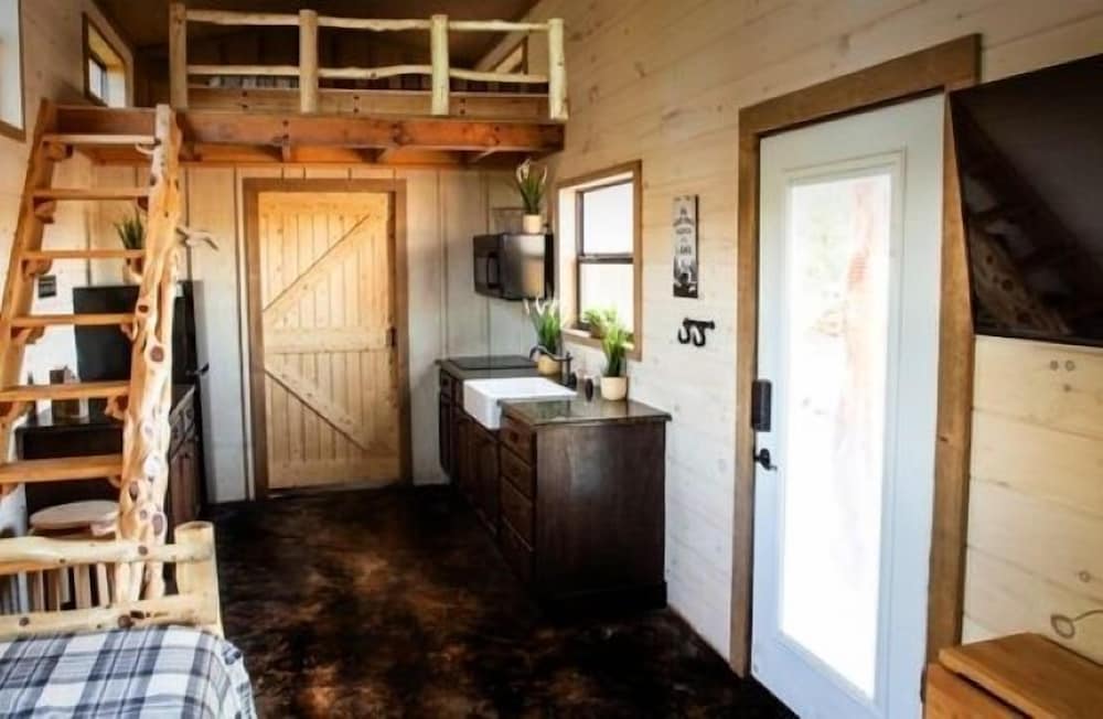 Tiny Home Sleep 8