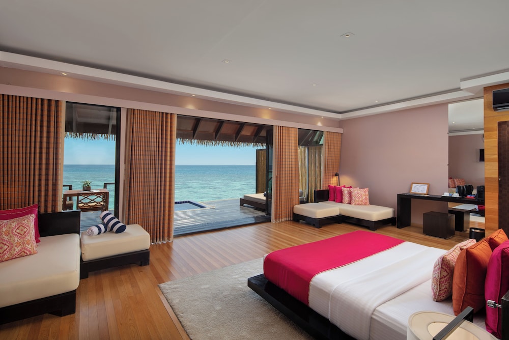 Sunset Water Villa with Private Pool & Jacuzzi - - Premium All Inclusive with Free Transfers
