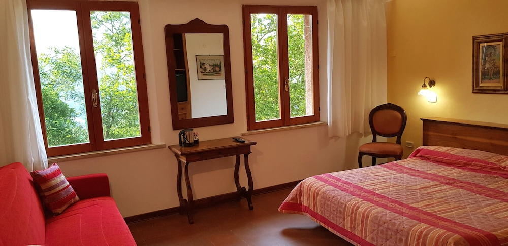 Standard Triple Room, 1 Bedroom photo 3