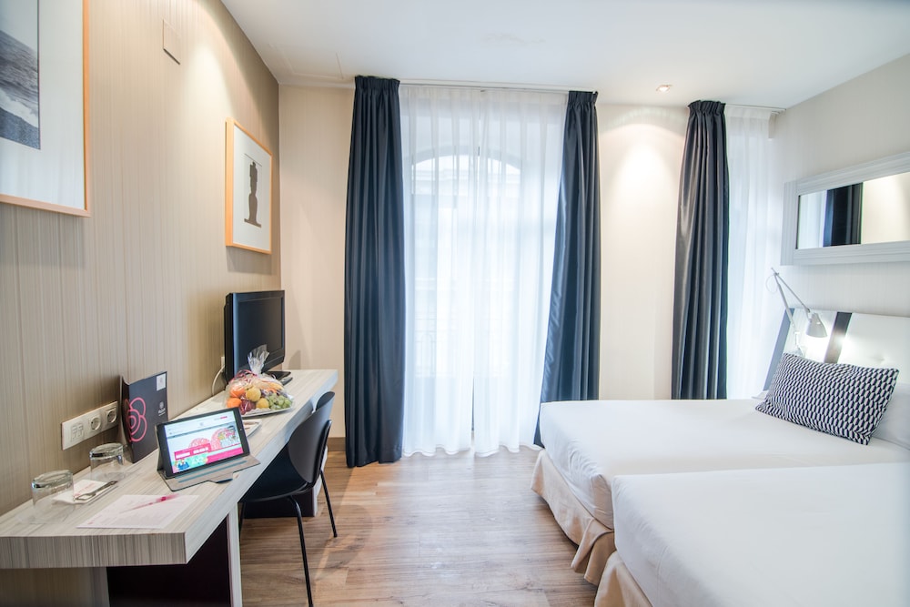 Standard Double Room - Photo 2