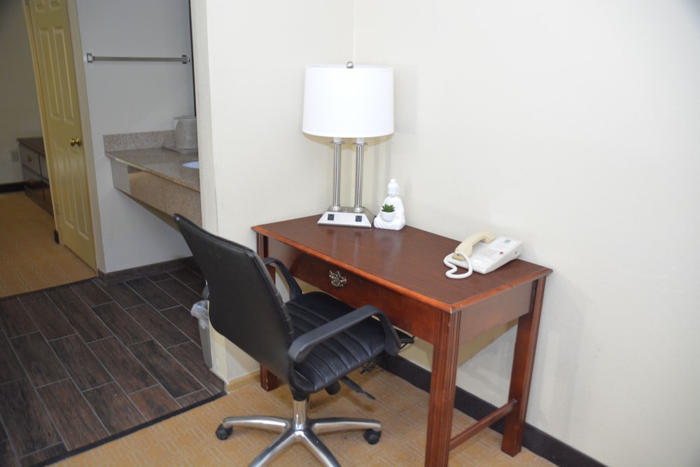 Room, 2 Queen Beds - Photo 1
