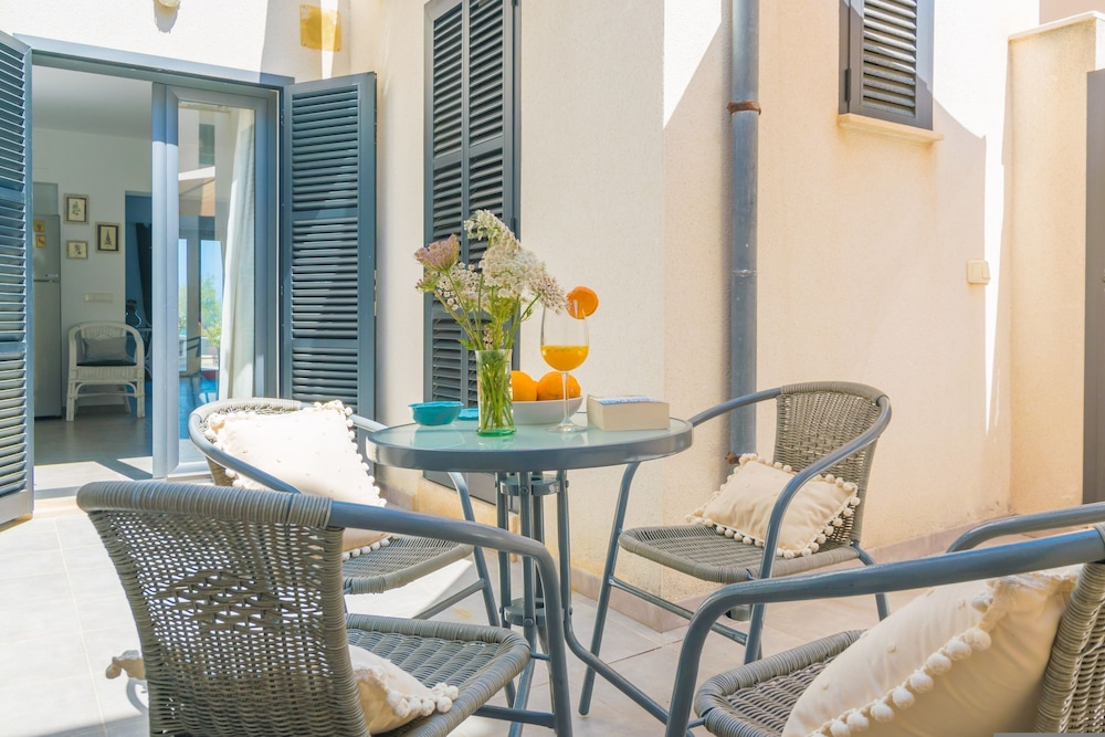 Villa photo 3