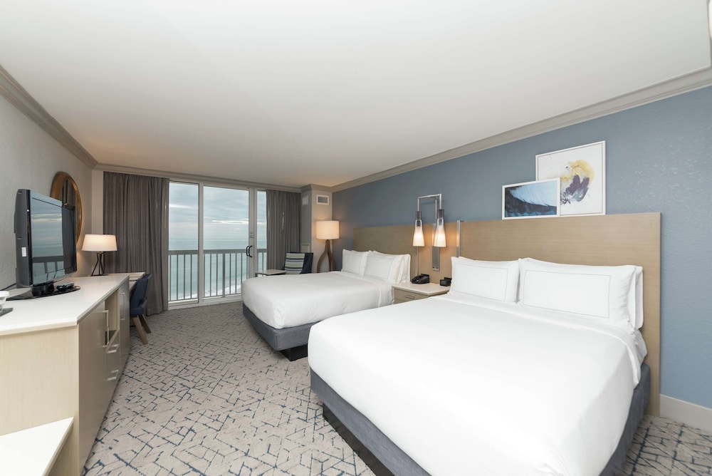 2 Queen Beds accessible coastal view w/ full sized balcony photo 3