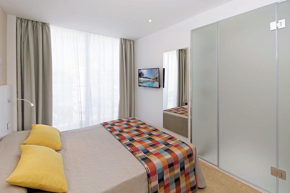 Double Room, Balcony (2 adults) - Photo 3
