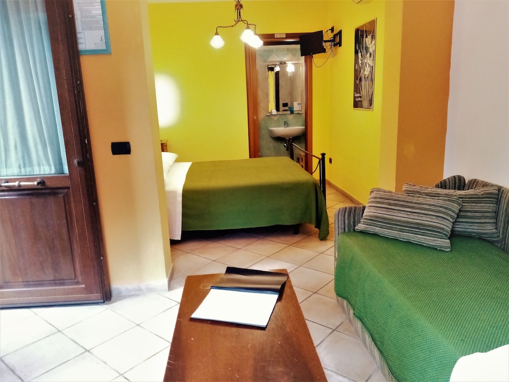 Basic Triple Room - Photo 7