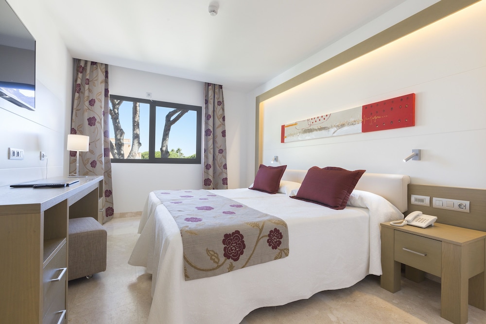 Family Apartment, 1 Bedroom, Balcony (3 Adults) photo 3