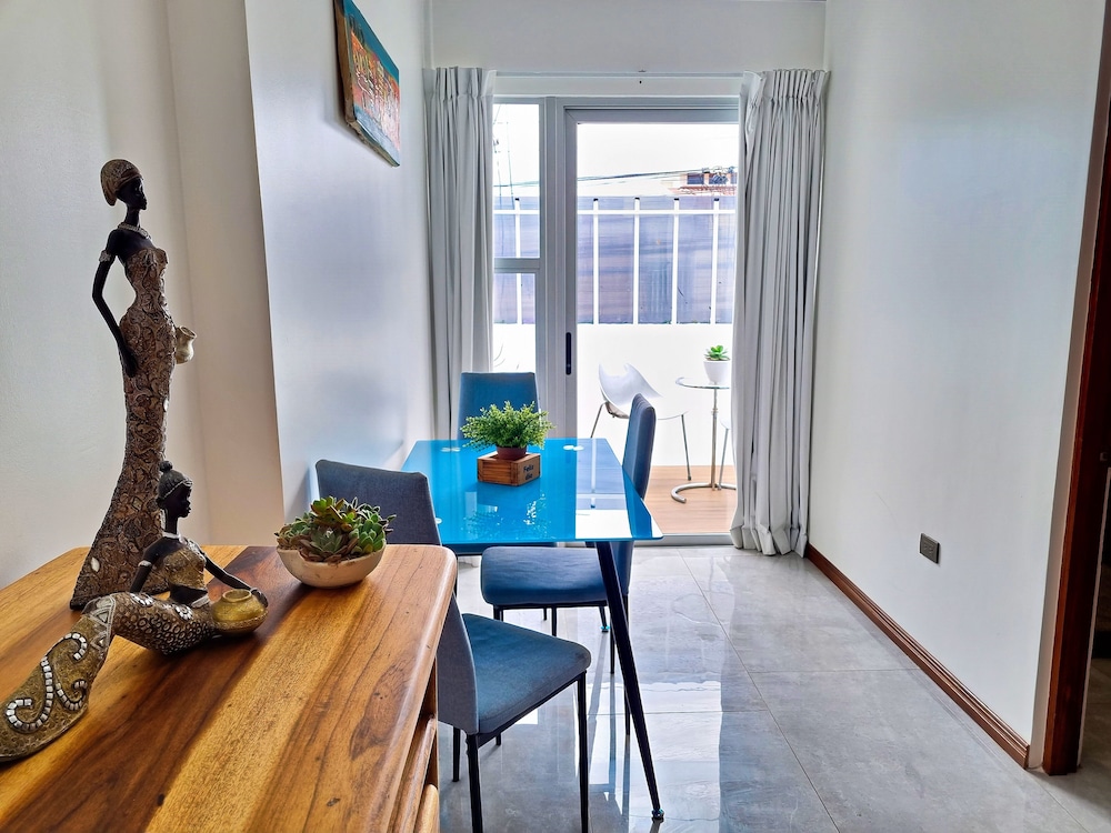 Superior Studio, 1 King Bed, Kitchenette photo 3