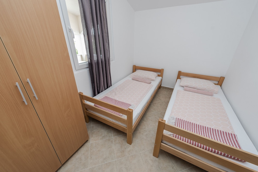 Apartment, 2 Bedrooms (A6)