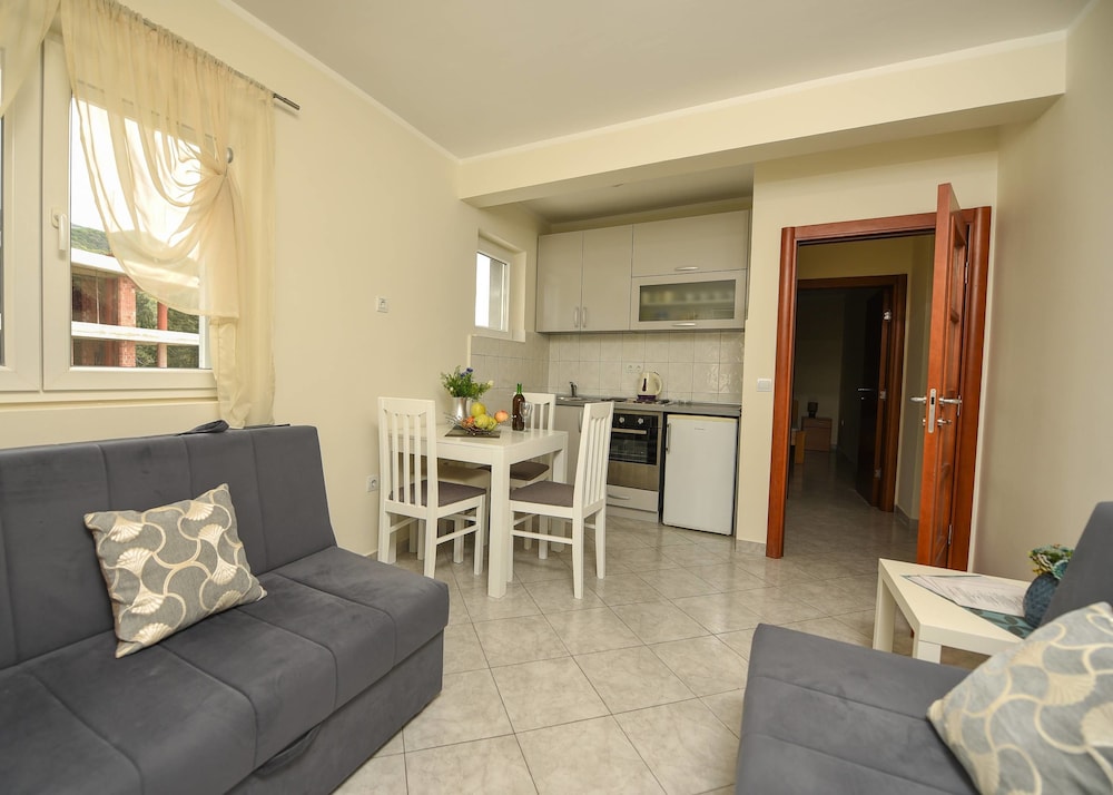 Classic Apartment, Sea View 24