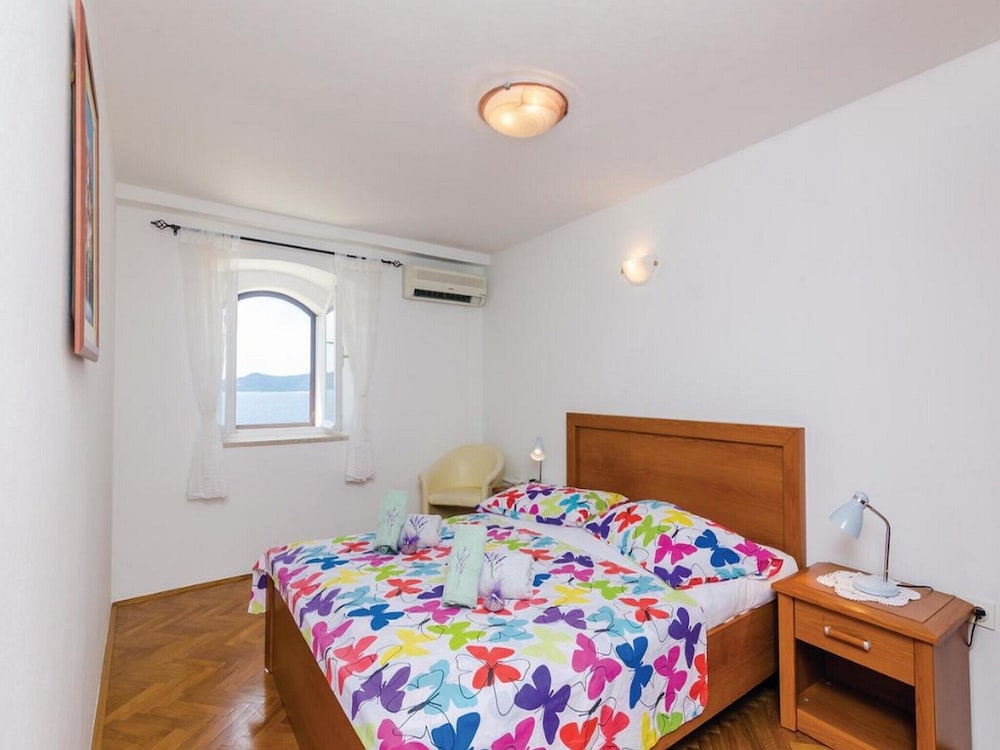 House (Four-Bedroom Holiday Home)