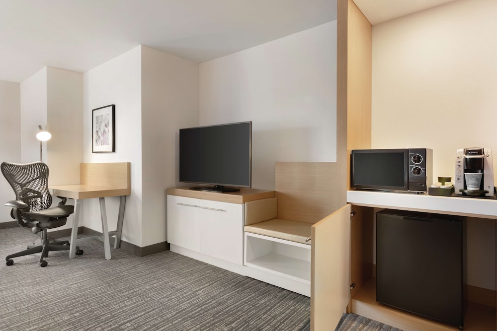 Suite, Accessible - Photo 5