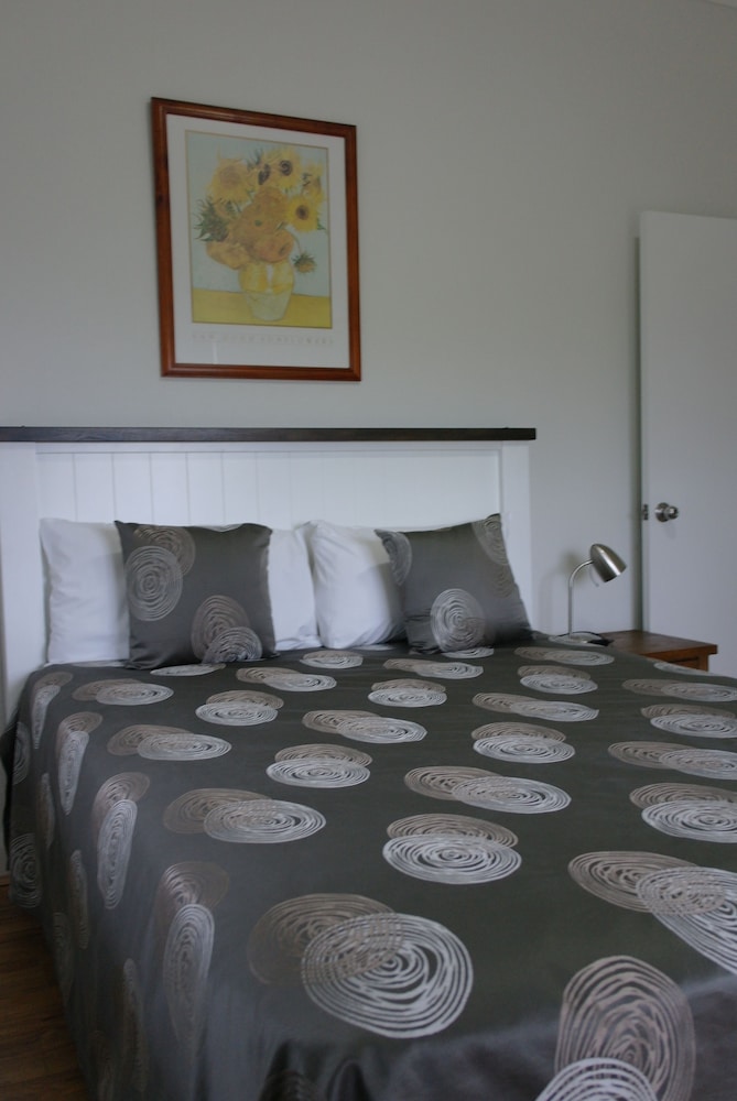 Superior Apartment, 2 Bedrooms, Mountain View