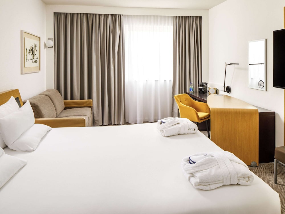 Superior Room, 1 Queen Bed with Sofa bed photo 1
