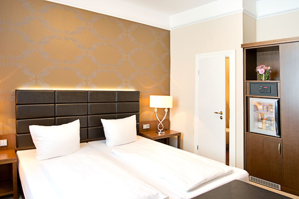 Comfort Double Room (incl.3.50€ Energy Fee p.pers./p.night) photo 3