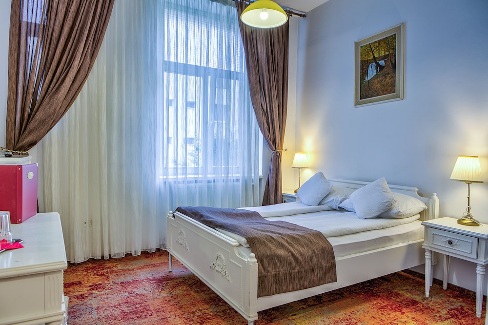 Standard Room - Photo 10