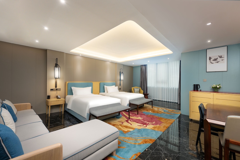 Standard Room, 2 Double Beds, Mountain View photo 2