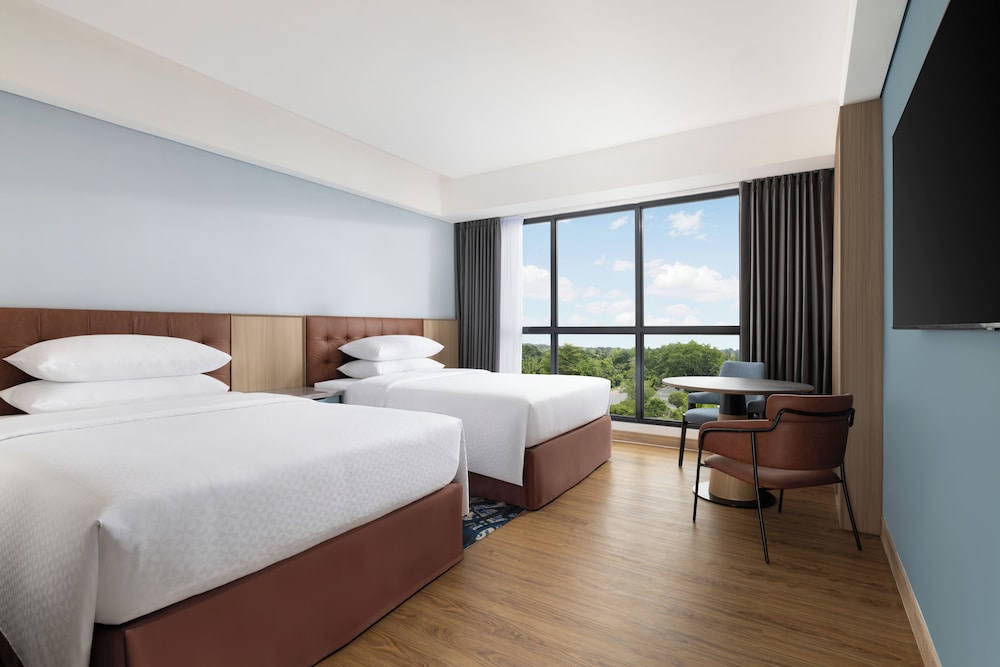 Deluxe Room, 2 Double Beds, Non Smoking, City View