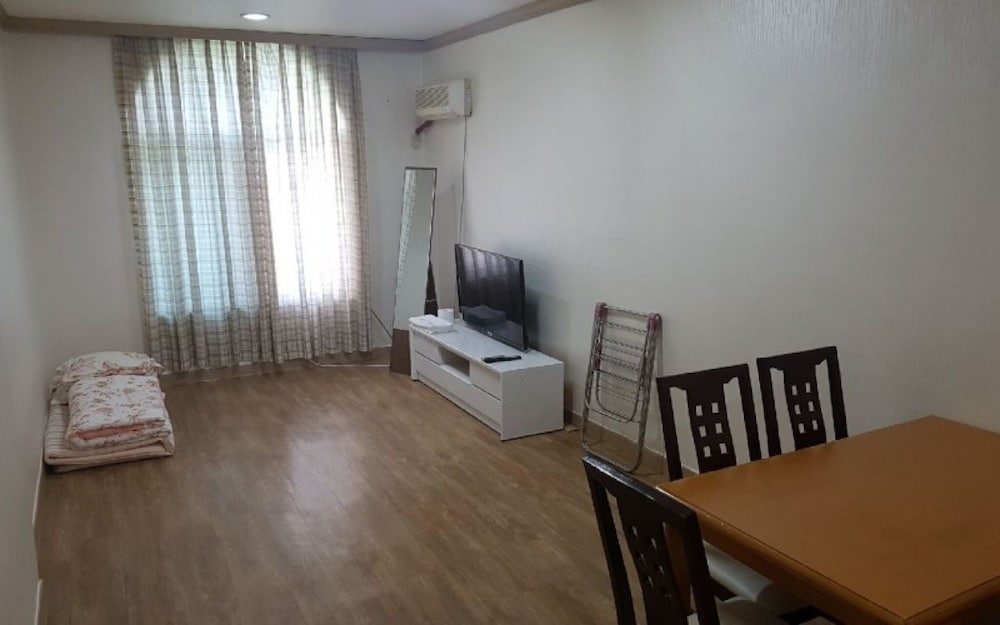 Room (Living Room (Ondol) -4)