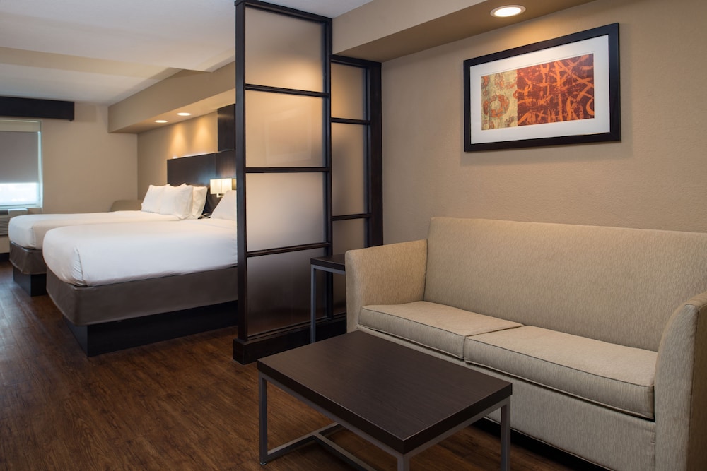 Suite, 2 Queen Beds, Accessible Bathtub, Non Smoking (Communications, Accessible Tub) photo 1