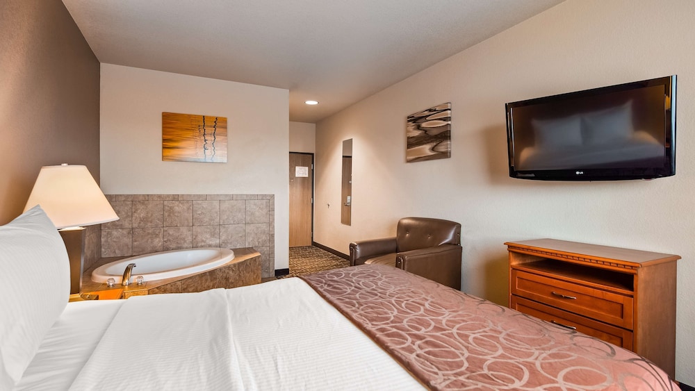 Standard Room, 1 Queen Bed, Non Smoking, Jetted Tub (No Pets In Room Type) photo 3