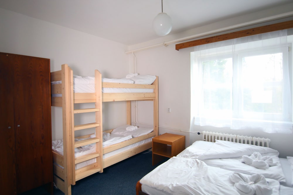 Economy Quadruple Room photo 3