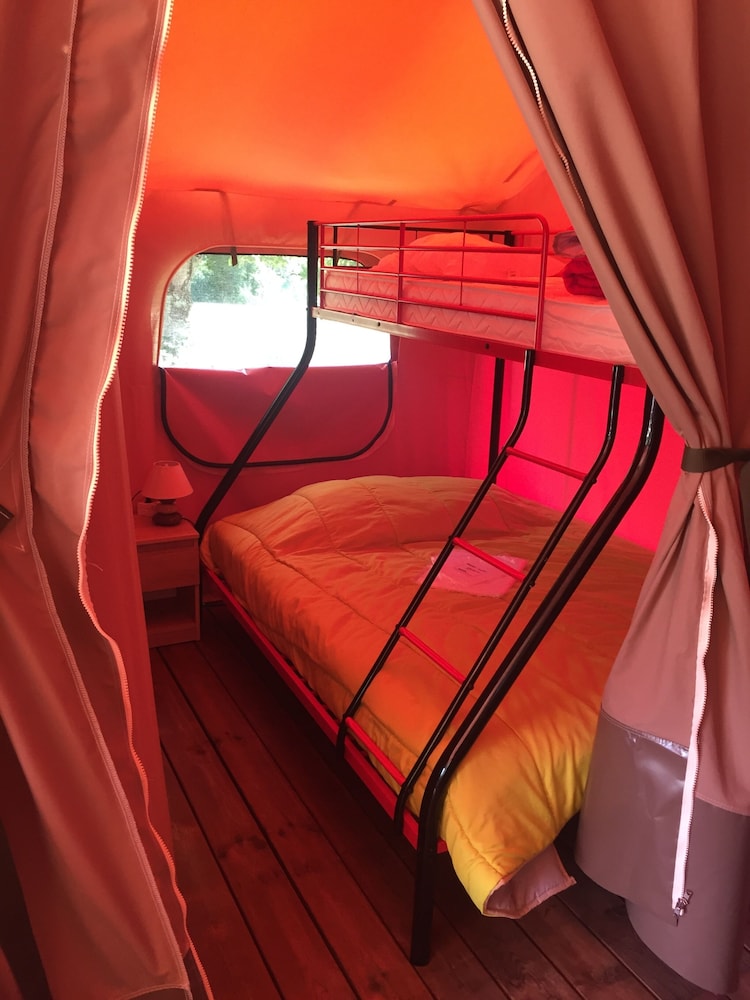 Family Tent (Lodge Safari confort) photo 1