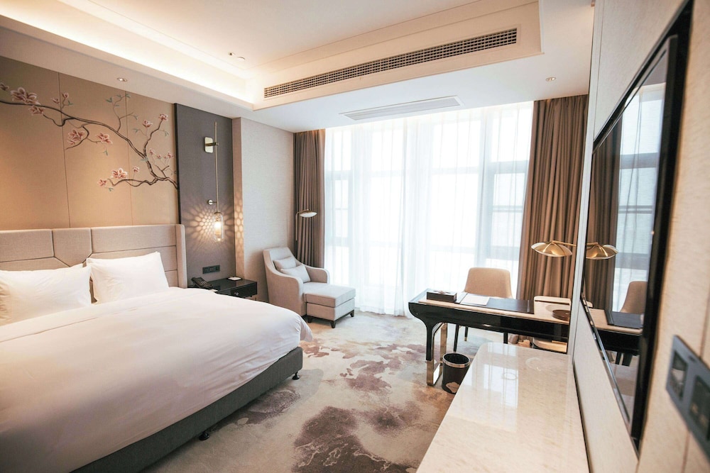 Executive Suite, 1 King Bed, Non Smoking