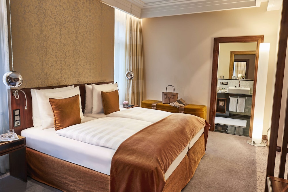 Suite, 2 Bedrooms, Balcony