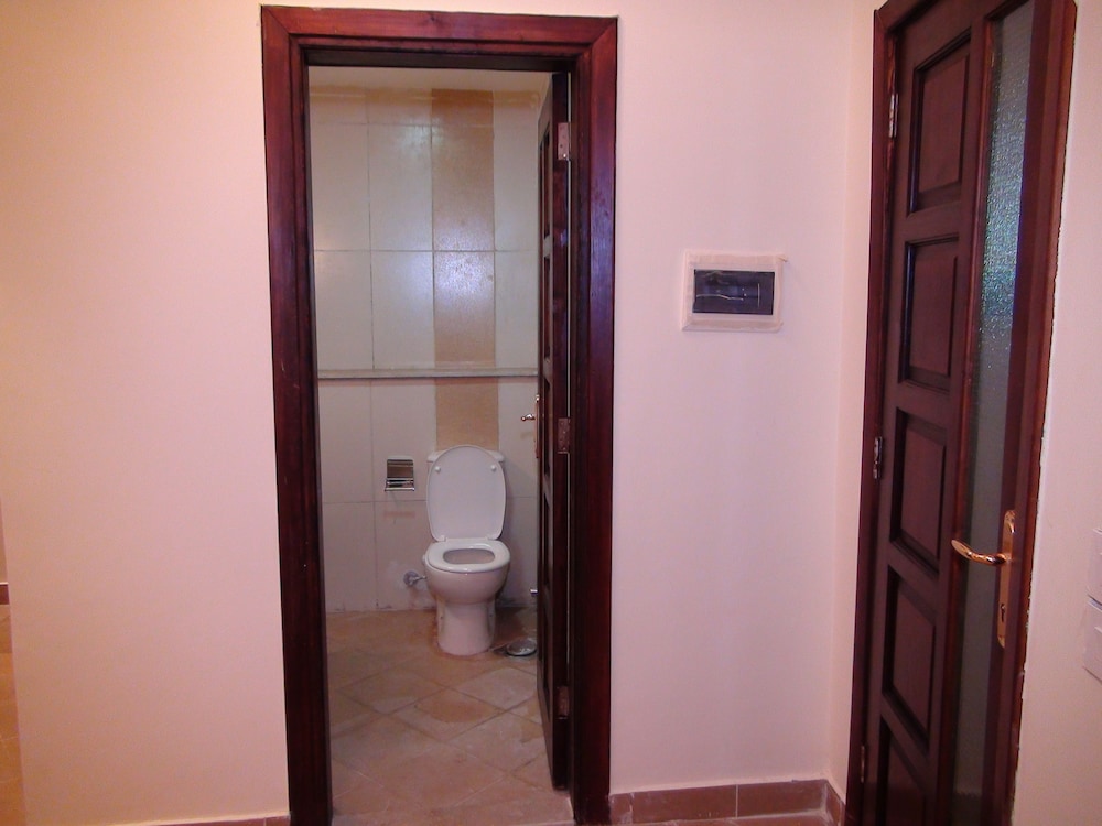 Standard Double Room thumbnail 5