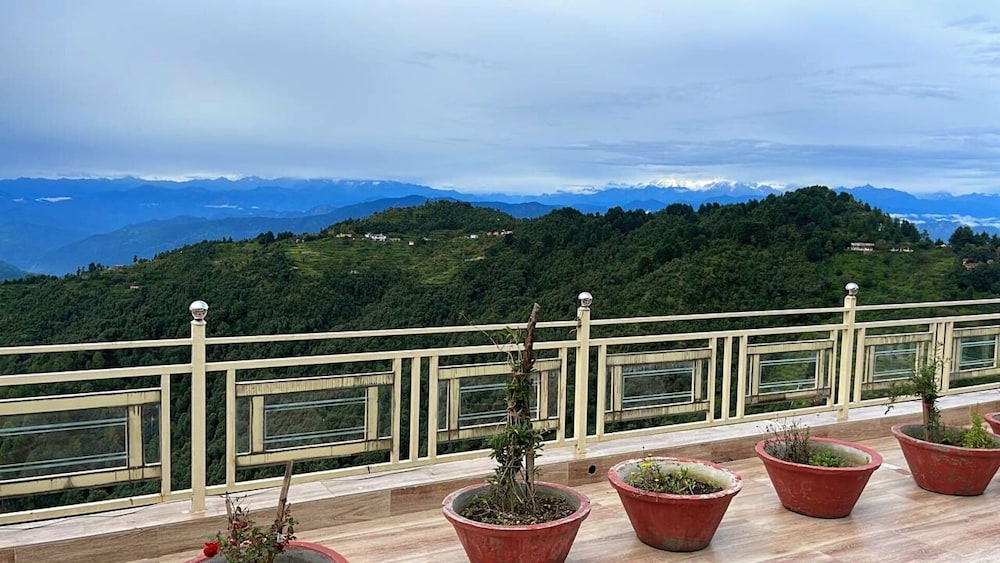 Valley View Room With Balcony - Photo 3