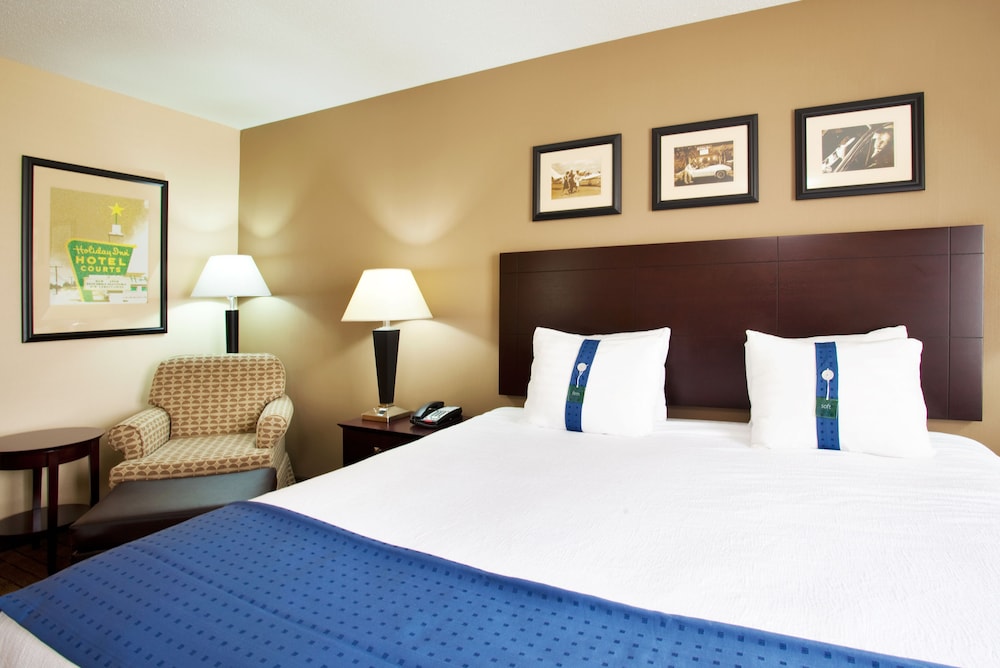 Standard Room, 2 Queen Beds, Accessible (Roll-In Shower) - Photo 1