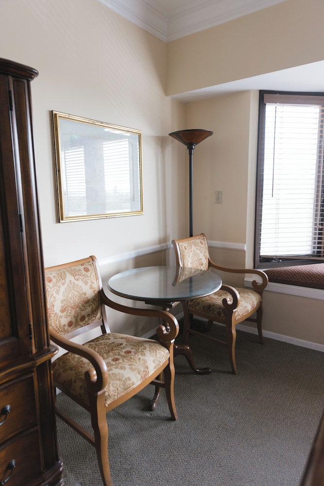 Grand Suite, 1 King Bed - Photo 3
