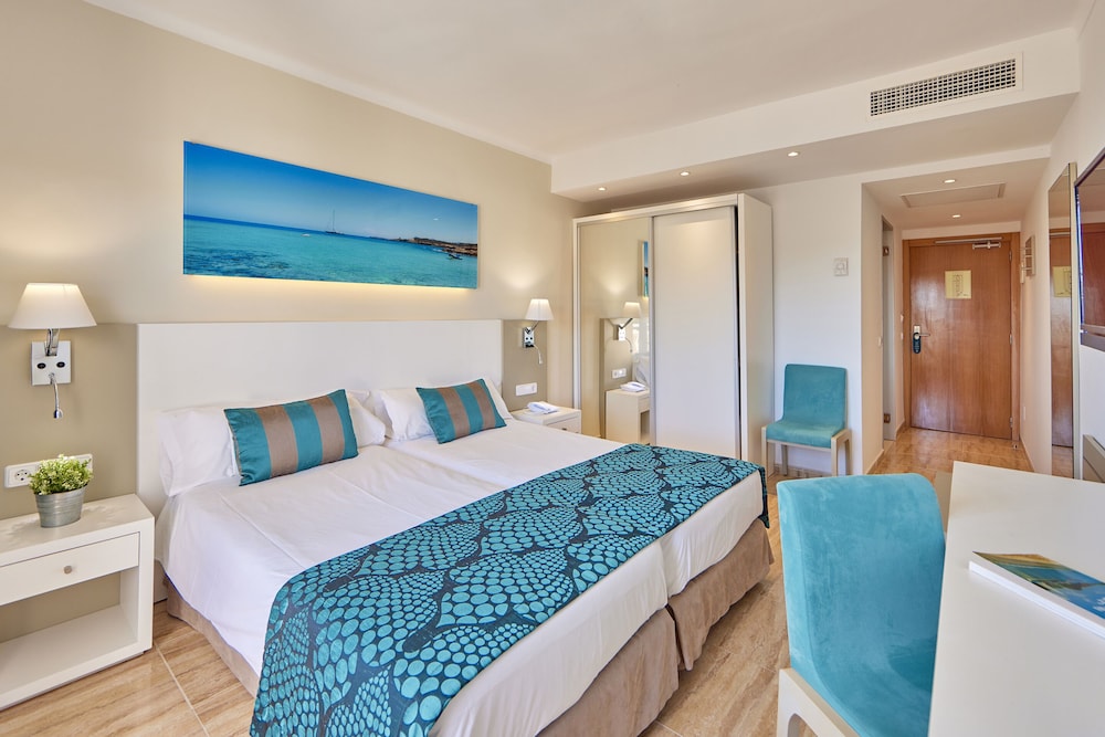 Standard Double Room, Balcony, Partial Sea View