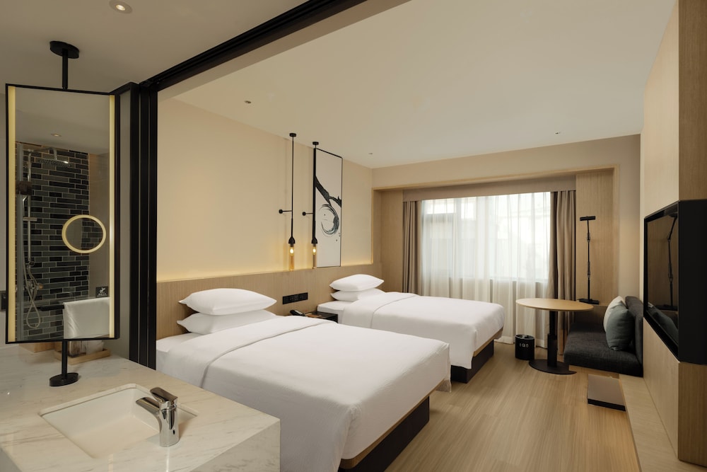 Premium Room, 2 Double Beds, City View photo 3
