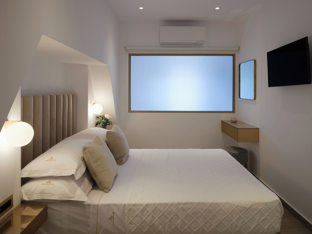 Superior Family Two Bedroom Suite with Sea View photo 3