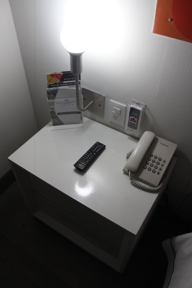 Basic Room, 2 Double Beds - Photo 13