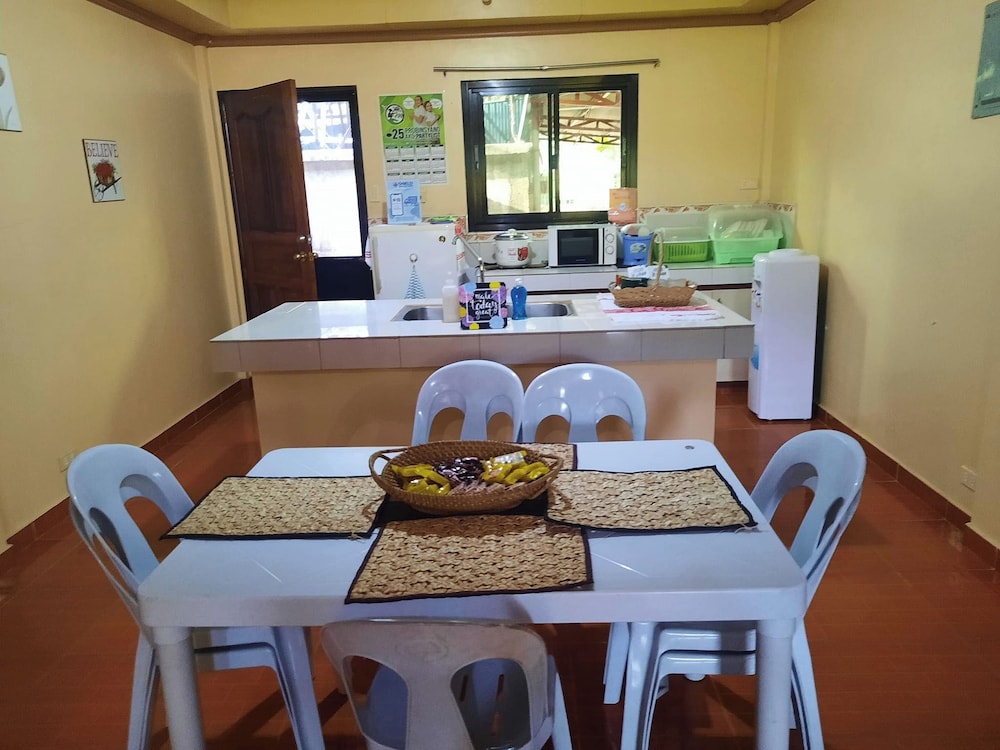 Premier Bungalow photo 2