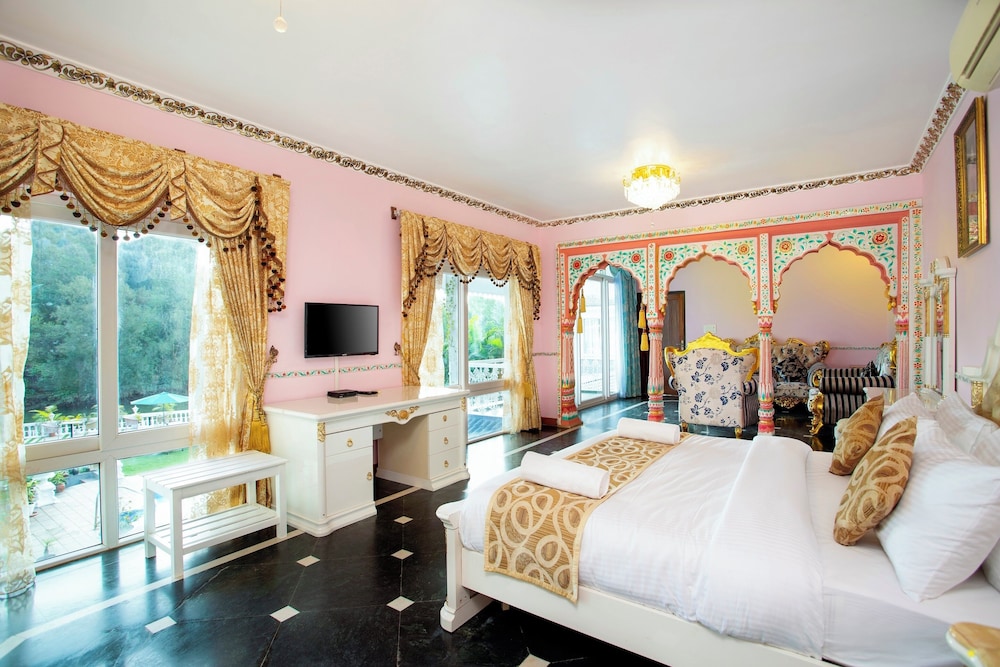 Maharaja Suite