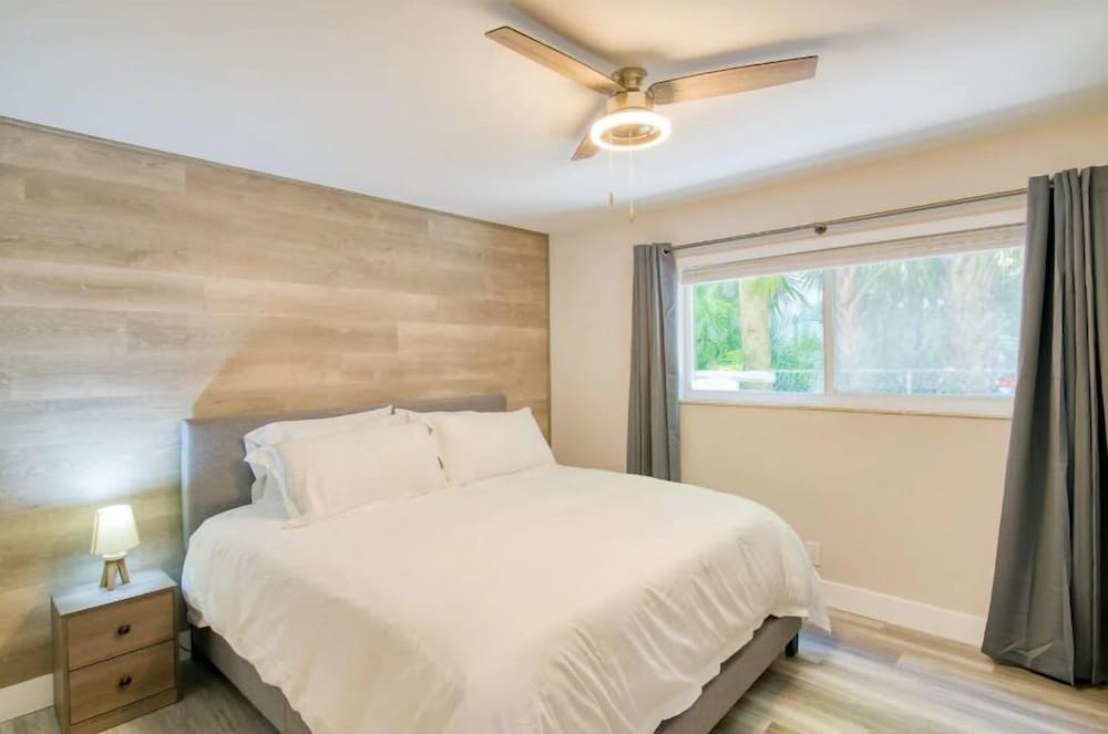 Executive Condo photo 1