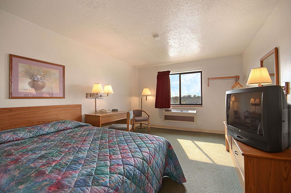 Standard Room, 1 Queen Bed photo 1