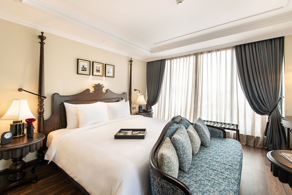 Signature Suite