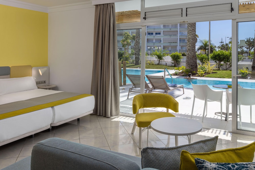 Deluxe Double Room, Private Pool - Photo 3