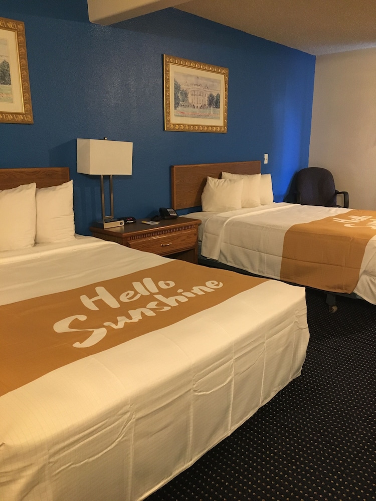 Room, 2 Queen Beds, Non Smoking - Photo 3