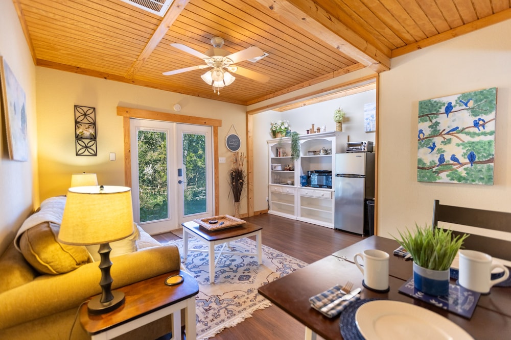 Duplex, Private Bathroom, Courtyard View (Garden Suite) photo 2