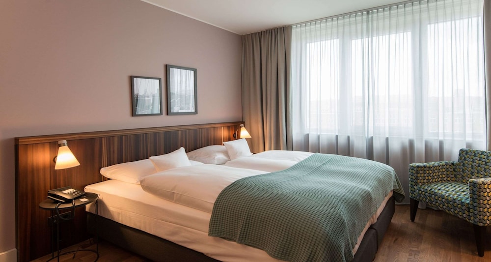 Standard Room, 1 Double Bed, City View photo 2