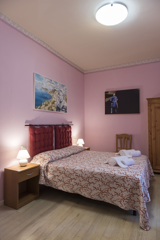 Economy Double or Twin Room photo 1