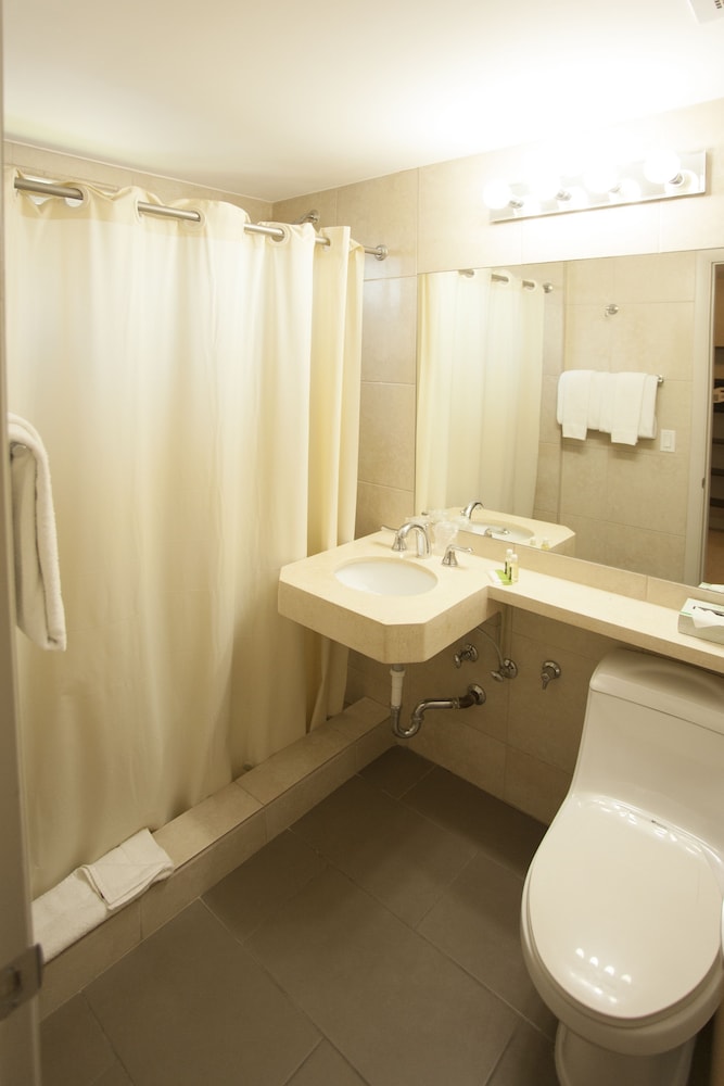 Standard Double Room, Accessible - Photo 2