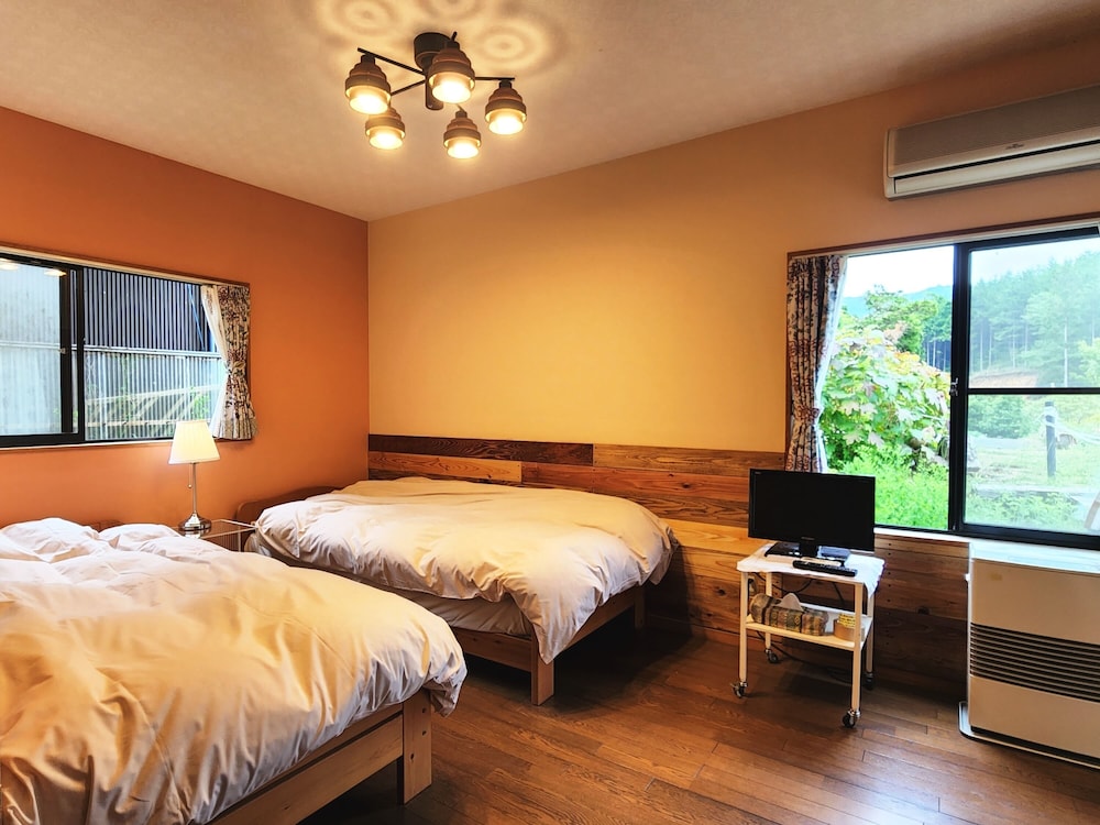 Standard Twin Room photo 1